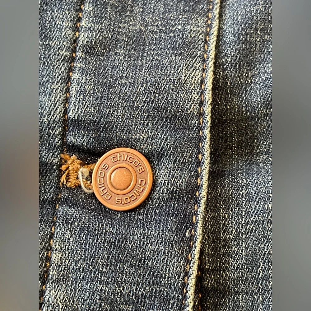 Chicos Classic Denim Jacket size 2-L Jeans Button - Picture 9 of 9